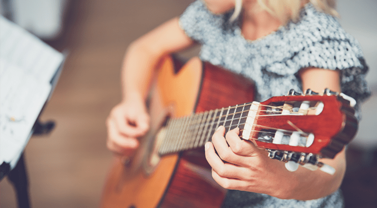 Trottoir Vervoer kussen Gitarre für Kinder ▷ Welche passt? - Ein Ratgeber